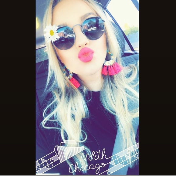 Meet your posher! - Picture 6 of 7